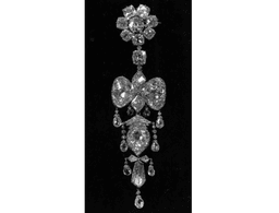 Will the Empress Eugénie brooch be recovered by October 31?
