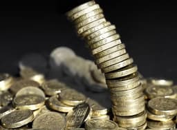 Will the Pound dip below the US Dollar before November?