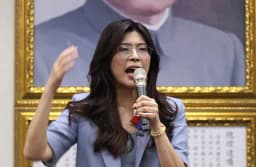 Will Xi Jinping meet with Cheng Li-wun by June 30?