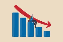 Will the U.K.’s October–December 2025 unemployment rate be ≤4.9%?