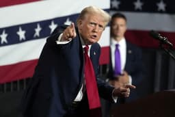Will Trump say "crypto" or "Bitcoin"during New Mexico rally on October 31?
