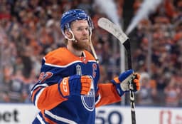 Will Connor McDavid score 1+ goals against the Stars?