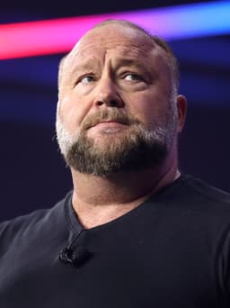 Will Donald Trump publicly insult Alex Jones by May 31, 2026?
