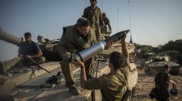 Will Israel launch a major ground offensive in Gaza on Monday?