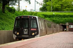 Will there be 700k or more rides on the DC metro on Jan 20?