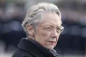 Will Élisabeth Borne win the 2027 French presidential election?