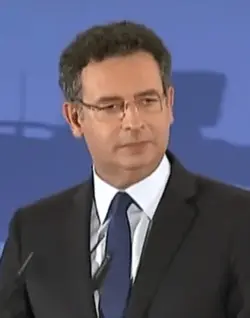 Will António José Seguro win the first round?