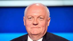 Will François Asselineau advance to the second round of the next French presidential election?