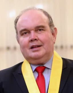 Will Rafael López Aliaga finish in third place in the first round of the 2026 Peruvian presidential election?