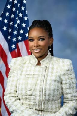 Will Jasmine Crockett receive the most votes in the first round of the Democratic Senate primary in Texas?