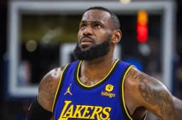 Lebron James re-signs with Lakers?