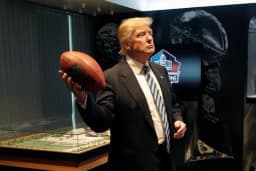Will Donald Trump be shown 0-2 times at the Super Bowl?