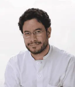 Will Iván Cepeda Castro win the first round of the 2026 Colombian presidential election by 10-15%?